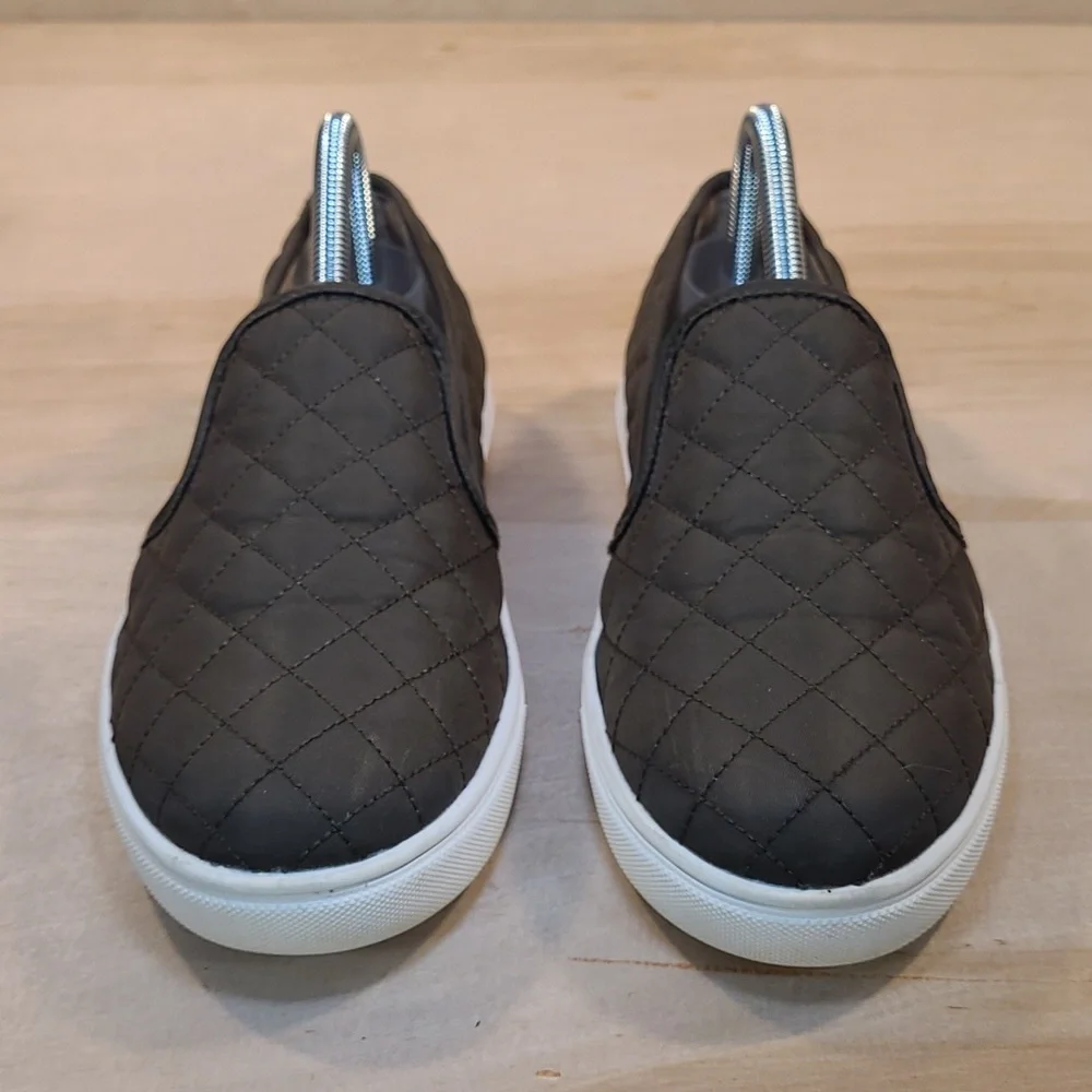 Steve Madden ECNTRCQT Womens Olive Slip On Sneakers - Picture 3 of 10